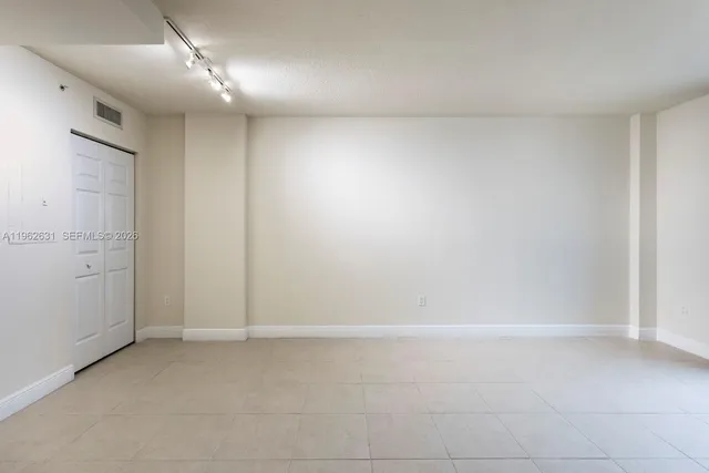 $2,200 | 2350 Southwest 27th Avenue, Unit 106, Miami, FL 33145