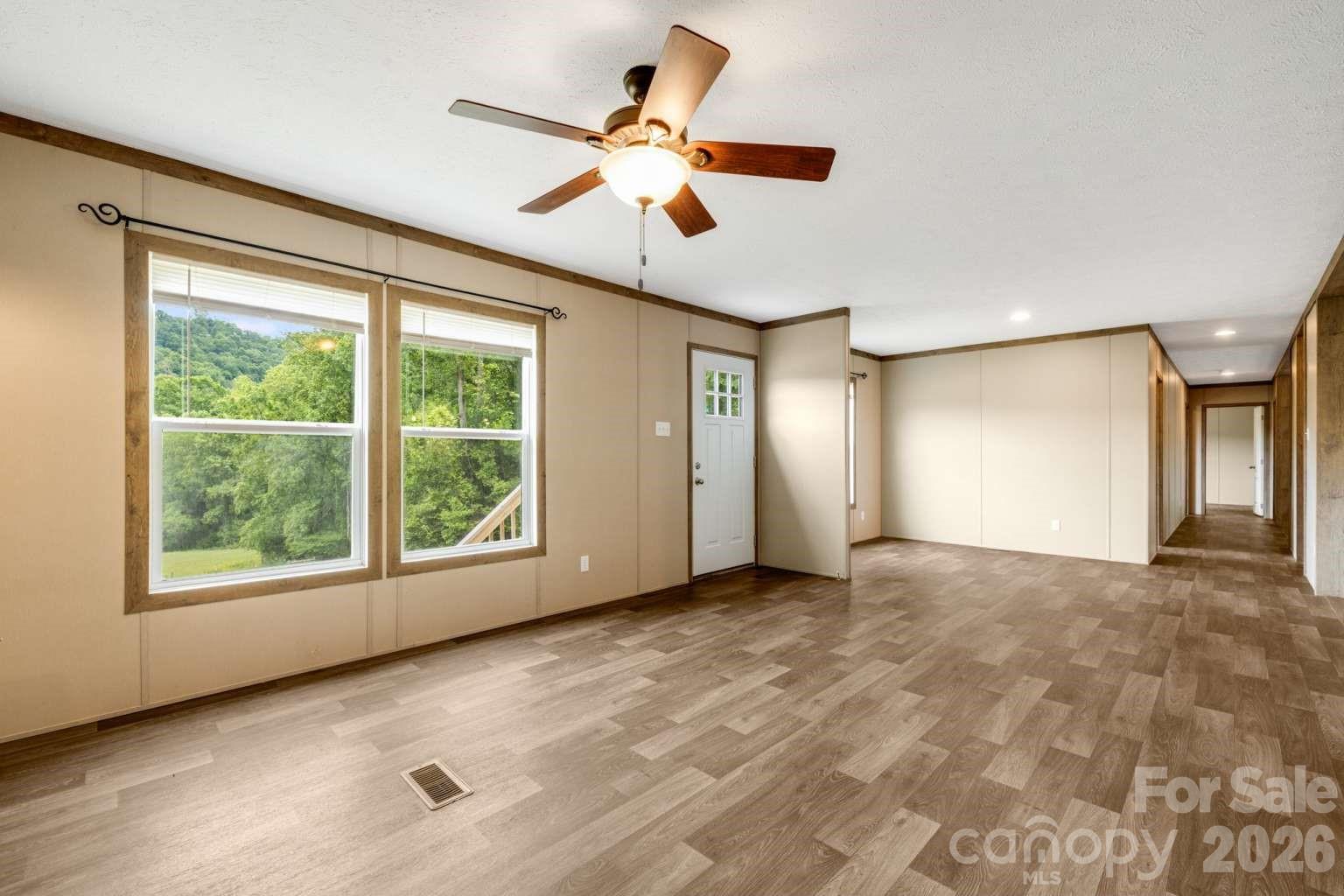 22 Split Pine Cove Clyde, NC 28721 - Photo 3 of 20