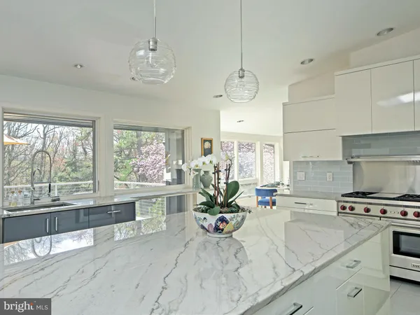 $875,000 | 112 South Spring Valley Road, Wilmington, DE 19807
