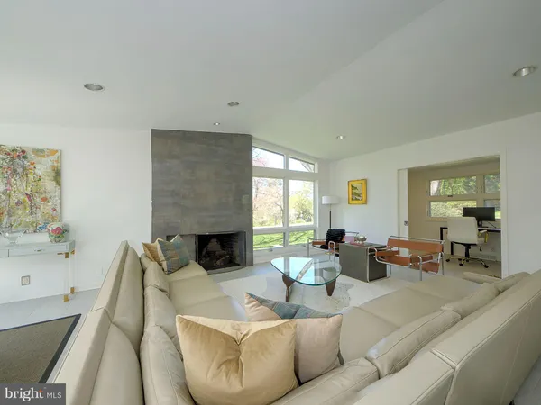$875,000 | 112 South Spring Valley Road, Wilmington, DE 19807
