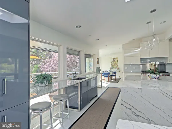 $875,000 | 112 South Spring Valley Road, Wilmington, DE 19807