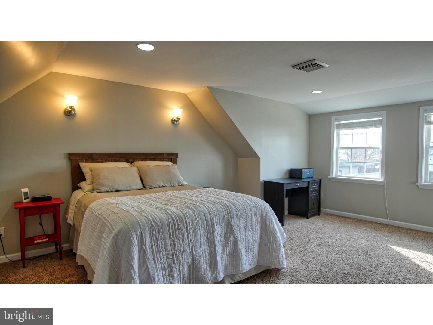 5 Hyacinth Road Levittown, PA 19056 - Photo 4 of 25 Gallery Image 4