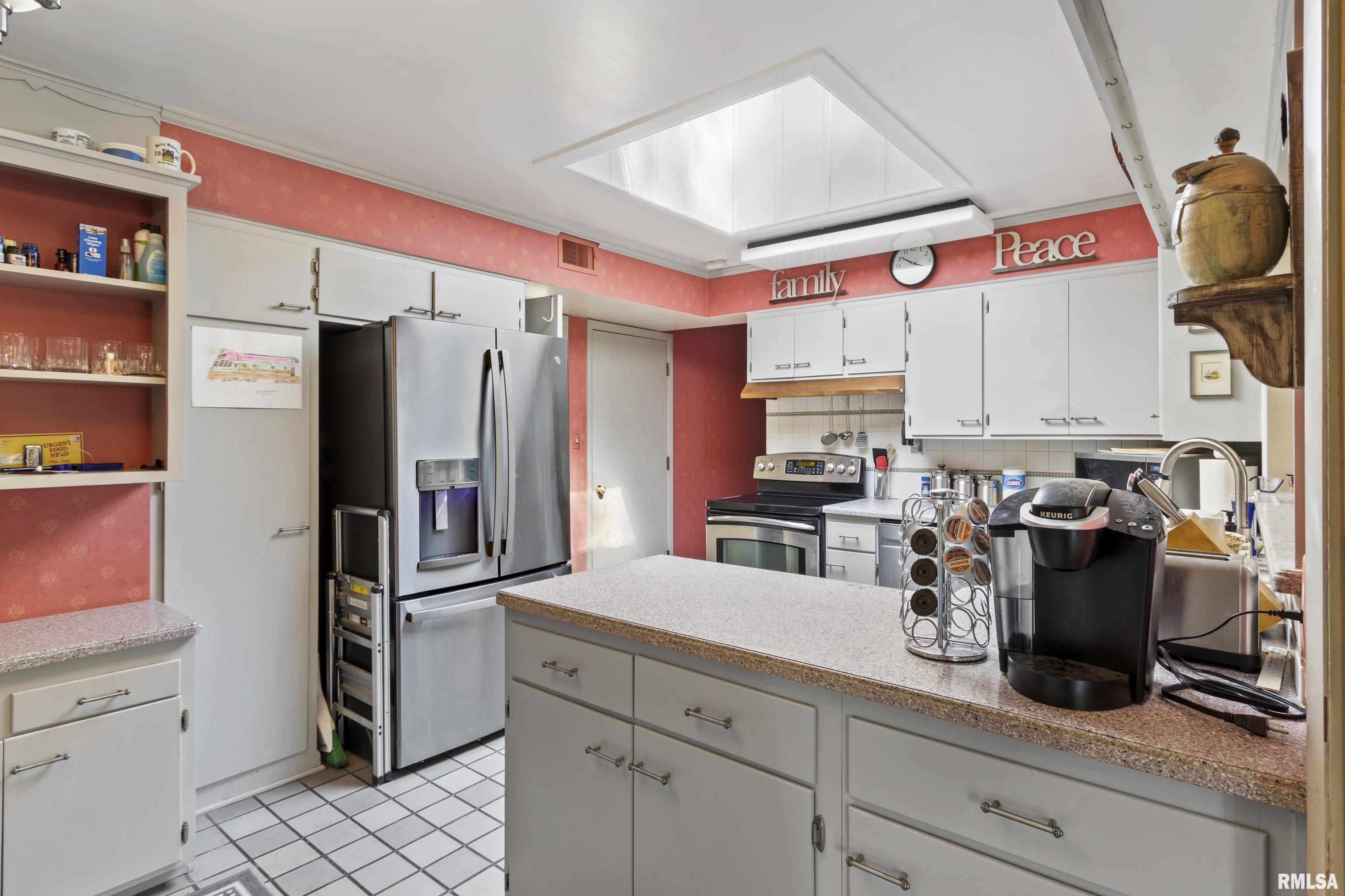 4035 North Brookmont Road Peoria, IL 61614 - Photo 14 of 54 Gallery Image 14