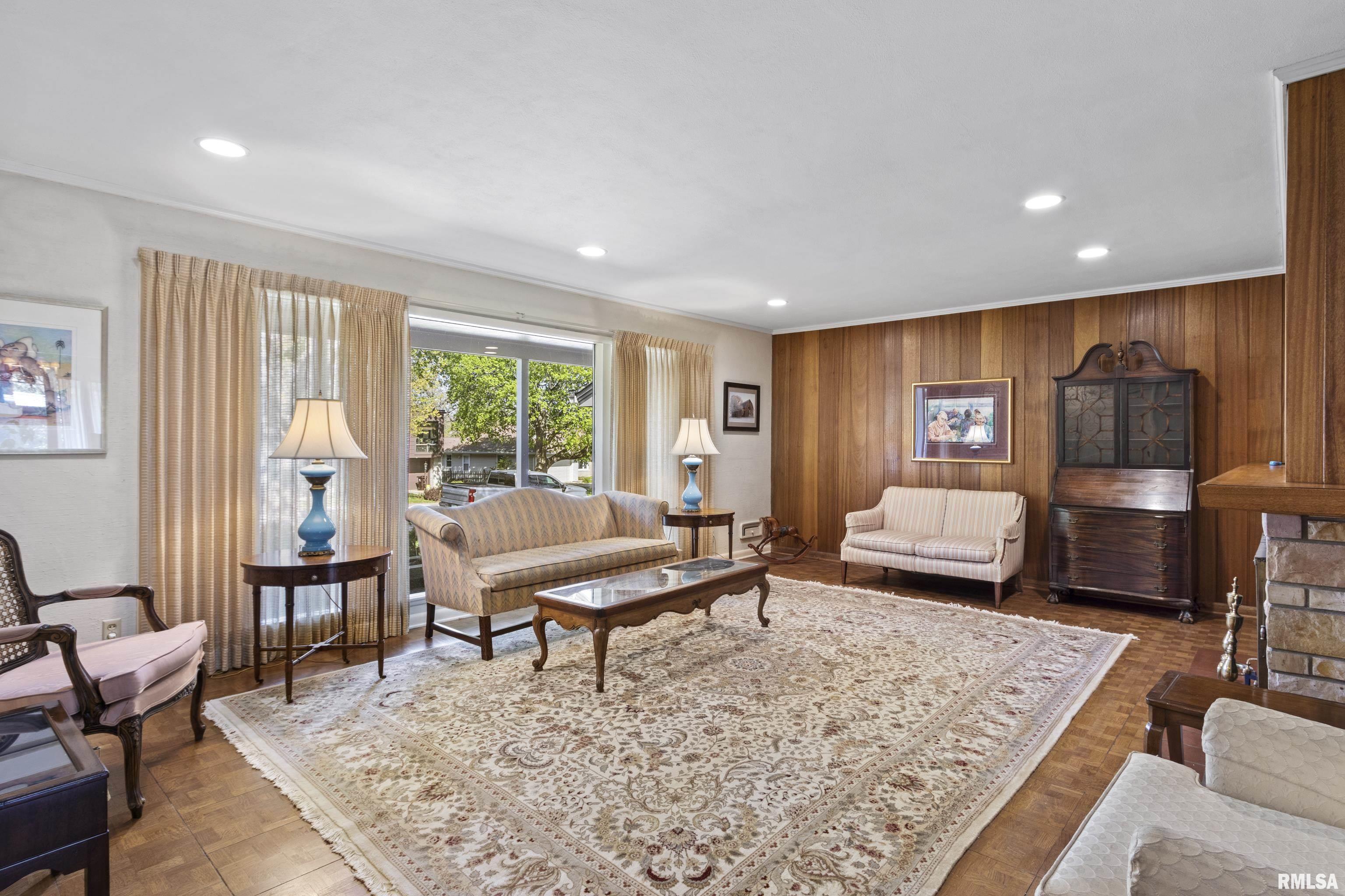4035 North Brookmont Road Peoria, IL 61614 - Photo 3 of 54 Gallery Image 3