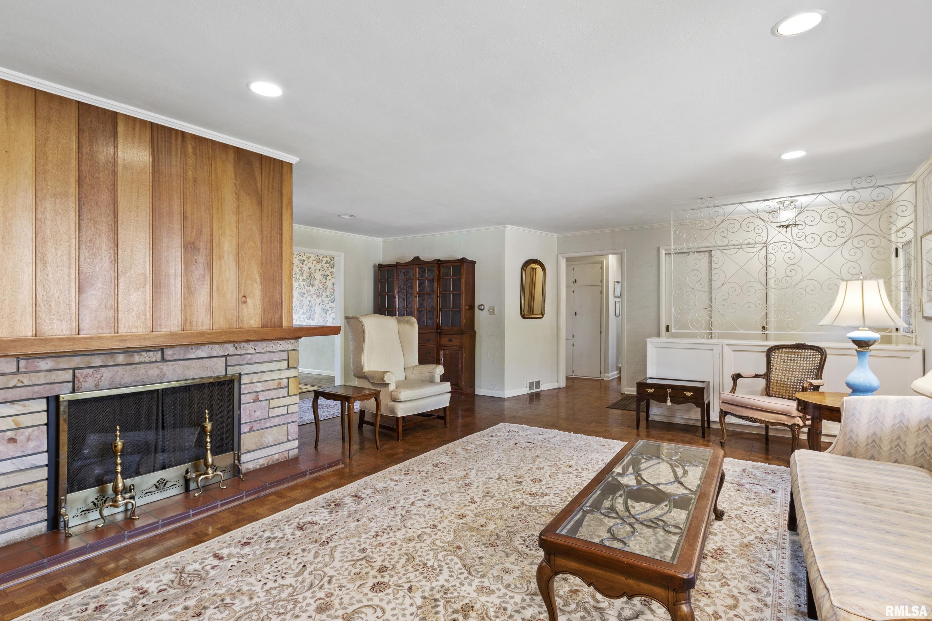 4035 North Brookmont Road Peoria, IL 61614 - Photo 5 of 54 Gallery Image 5
