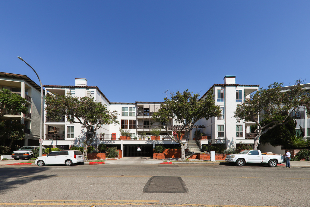 The Seville 6124 Buckingham Pkwy, Culver City, CA 90230 - Photo 2 of 4