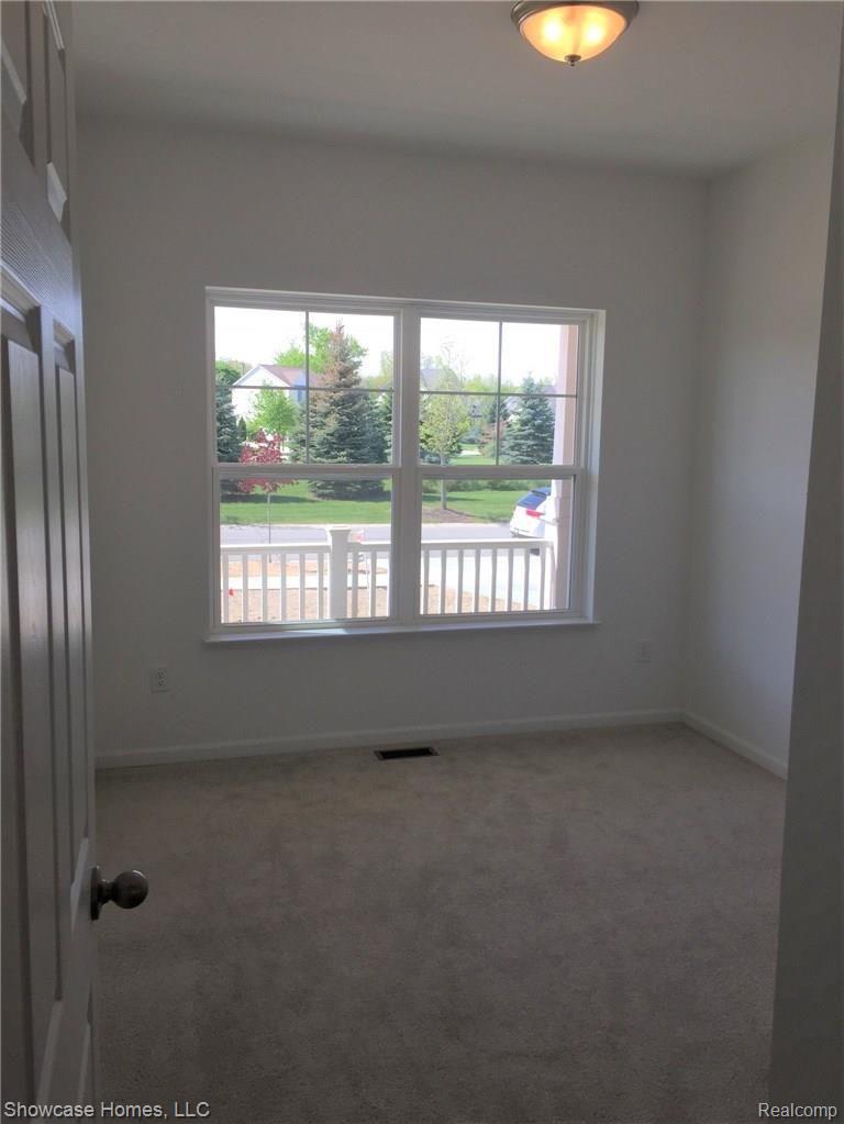 820 Golf Ridge Circle Dundee, MI 48131 - Photo 18 of 24 01c175d9d2b00e671ca5a4dbf707a0fa6df03b858f - Copy (2).jpg