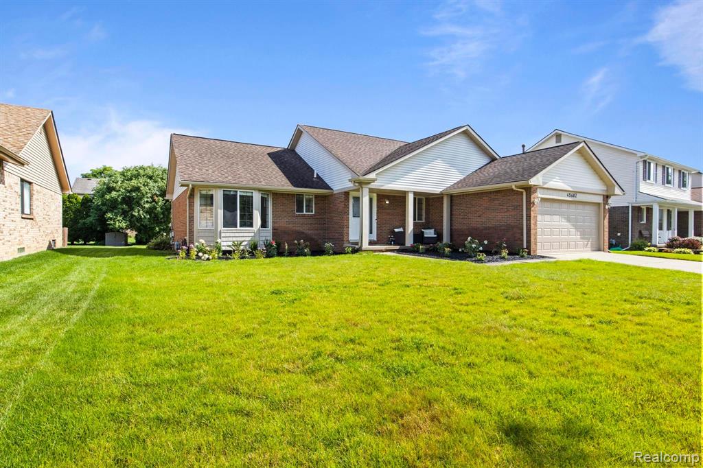 45682 Hanford Road Canton, MI 48187 - Photo 4 of 33