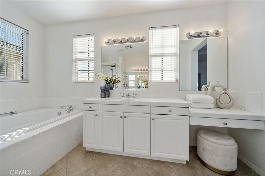 661 East Lavender Way Azusa, CA 91702 - Photo 28 of 48