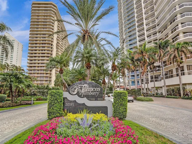 $3,200 | 20191 East Country Club Drive, Unit 2004, Aventura, FL 33180