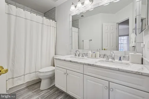 $859,000 | 1019 Grand Oak Way, Rockville, MD 20852