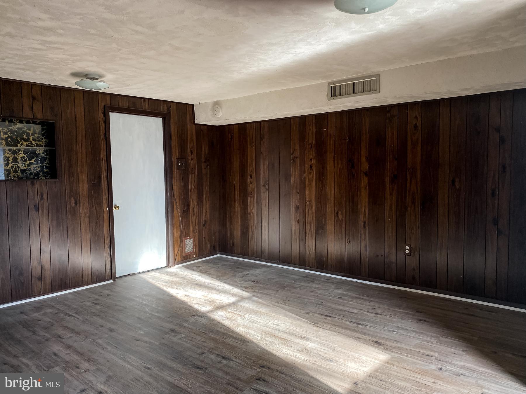 702 Selmer Road Philadelphia, PA 19116 - Photo 12 of 14 Gallery Image 12