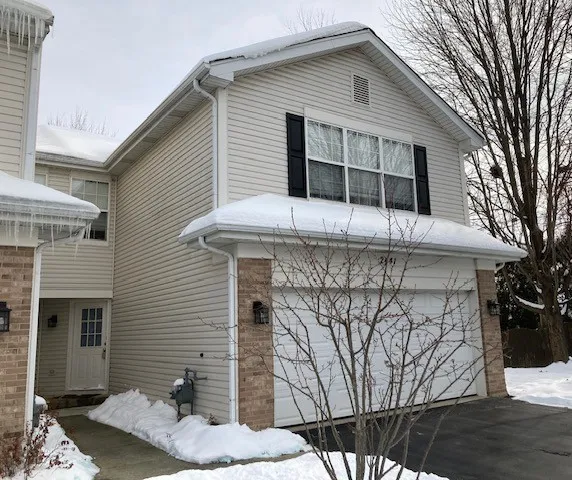 $2,500 | 2441 Stoughton Circle, Unit 2441, Aurora, IL 60502