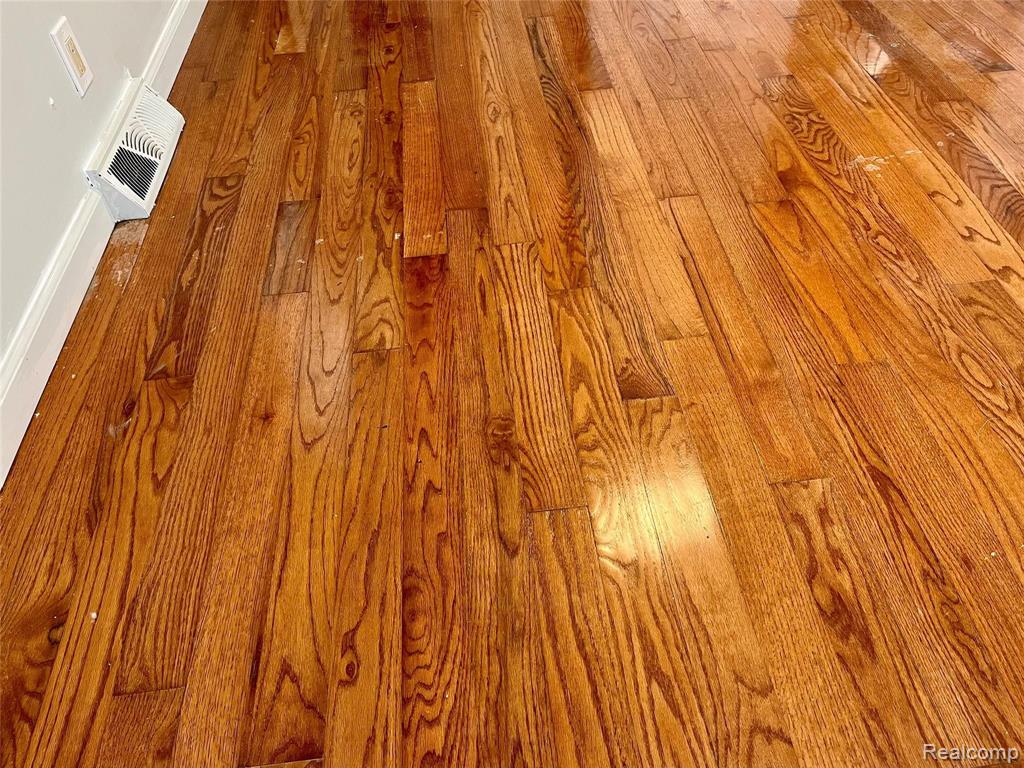 4215 Hannan Road Wayne, MI 48184 - Photo 8 of 33