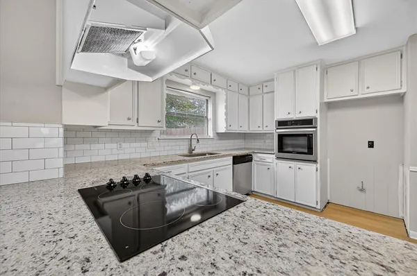 $2,100 | 212 Childers Avenue, Benbrook, TX 76126