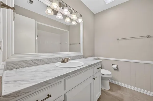 $2,100 | 212 Childers Avenue, Benbrook, TX 76126