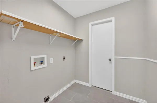 $2,100 | 212 Childers Avenue, Benbrook, TX 76126