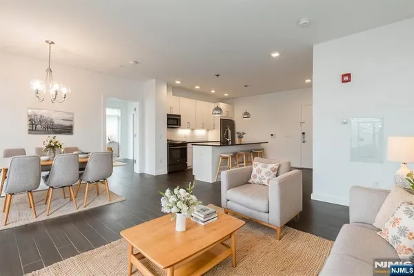 $4,500 | 159 Cedar Street, Unit 201, Fort Lee, NJ 07024