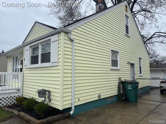 285 West Maple Road Clawson, MI 48017 - Photo 3 of 18