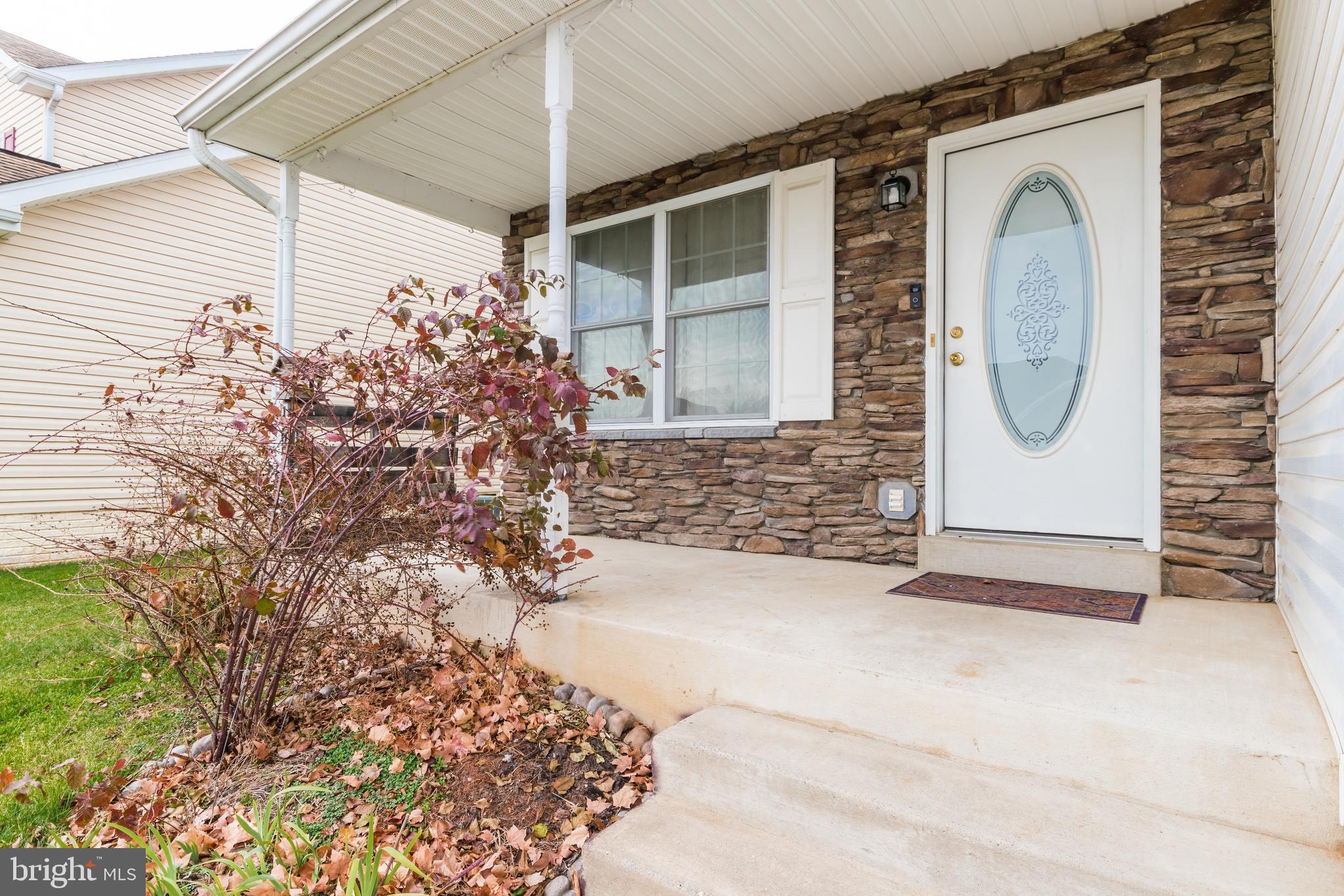 165 Peter Rabbit Drive Ranson, WV 25438 - Photo 2 of 40