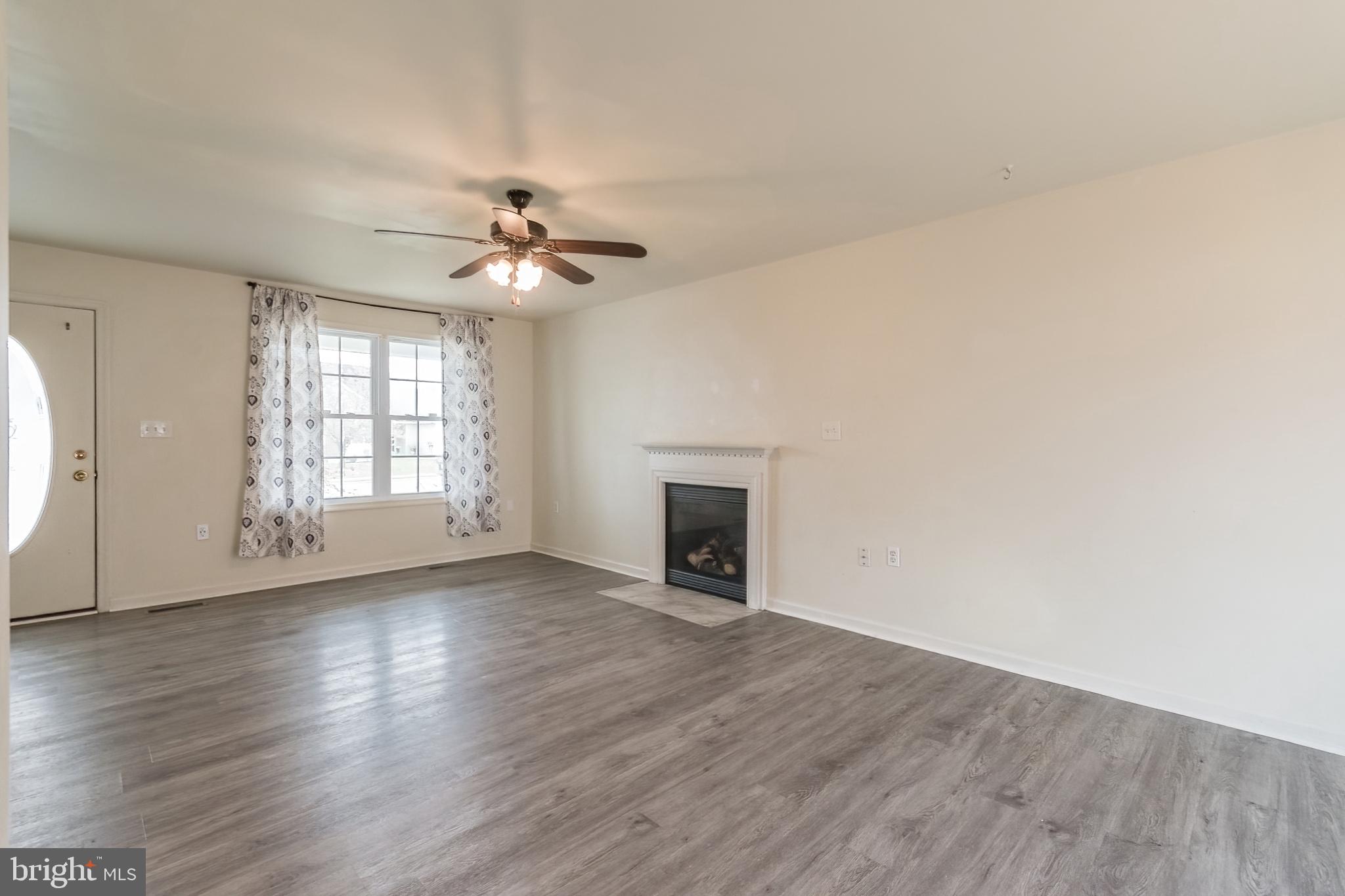 165 Peter Rabbit Drive Ranson, WV 25438 - Photo 5 of 40