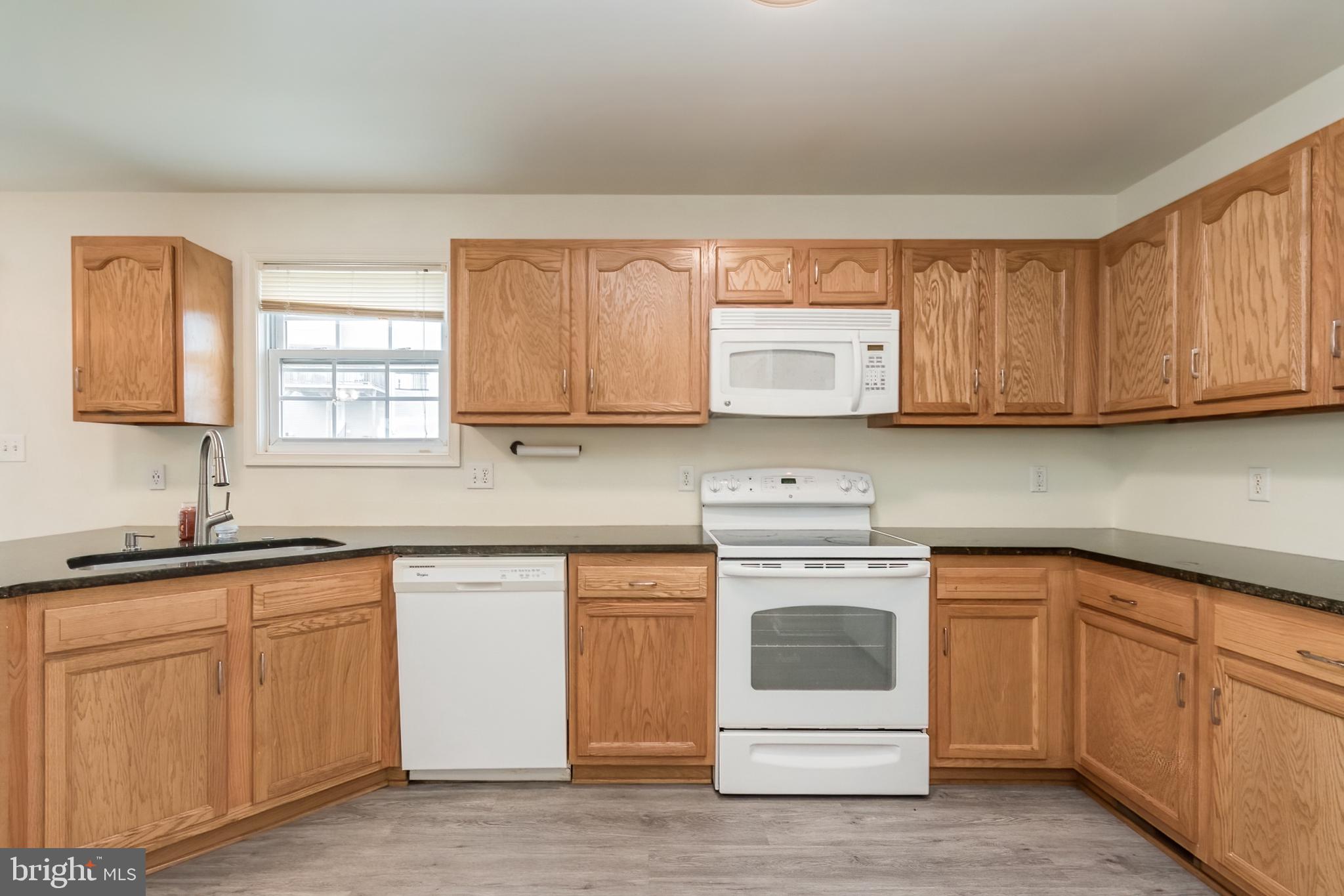 165 Peter Rabbit Drive Ranson, WV 25438 - Photo 8 of 40