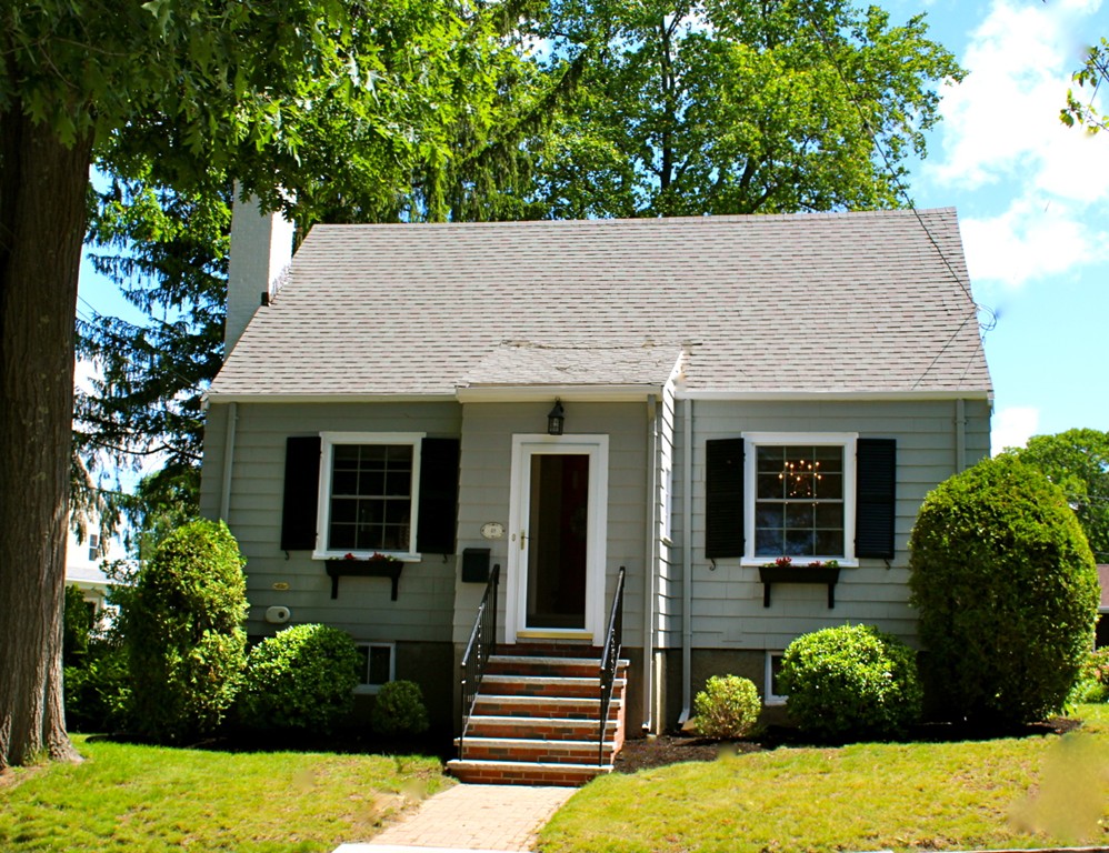 48 Bates Road Swampscott, MA 01907 - Photo 1 of 12 Gallery Image 1