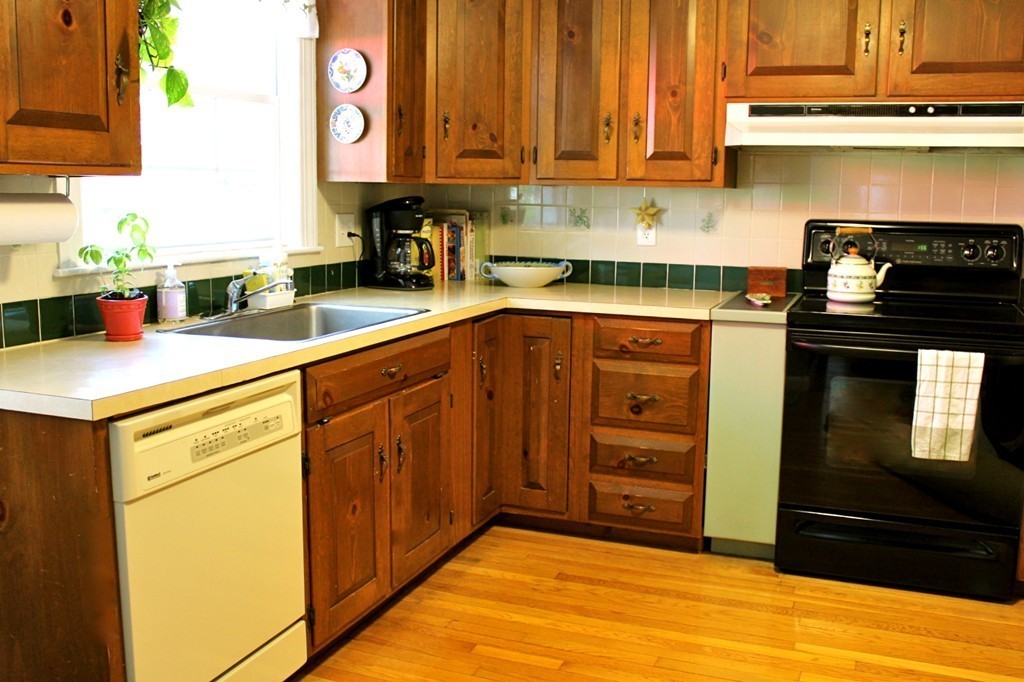 48 Bates Road Swampscott, MA 01907 - Photo 5 of 12 Gallery Image 5