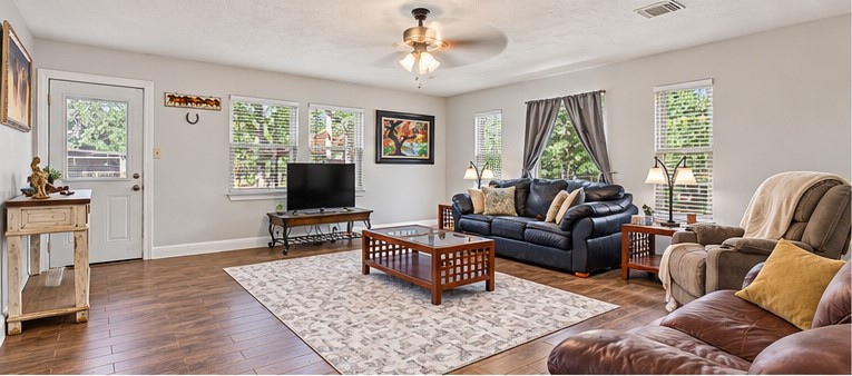 6 Pinedale Subdivision Road Huntsville, TX 77320 - Photo 5 of 29 Gallery Image 5