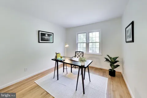 $1,050,000 | 4 Orchard Way North, Rockville, MD 20854