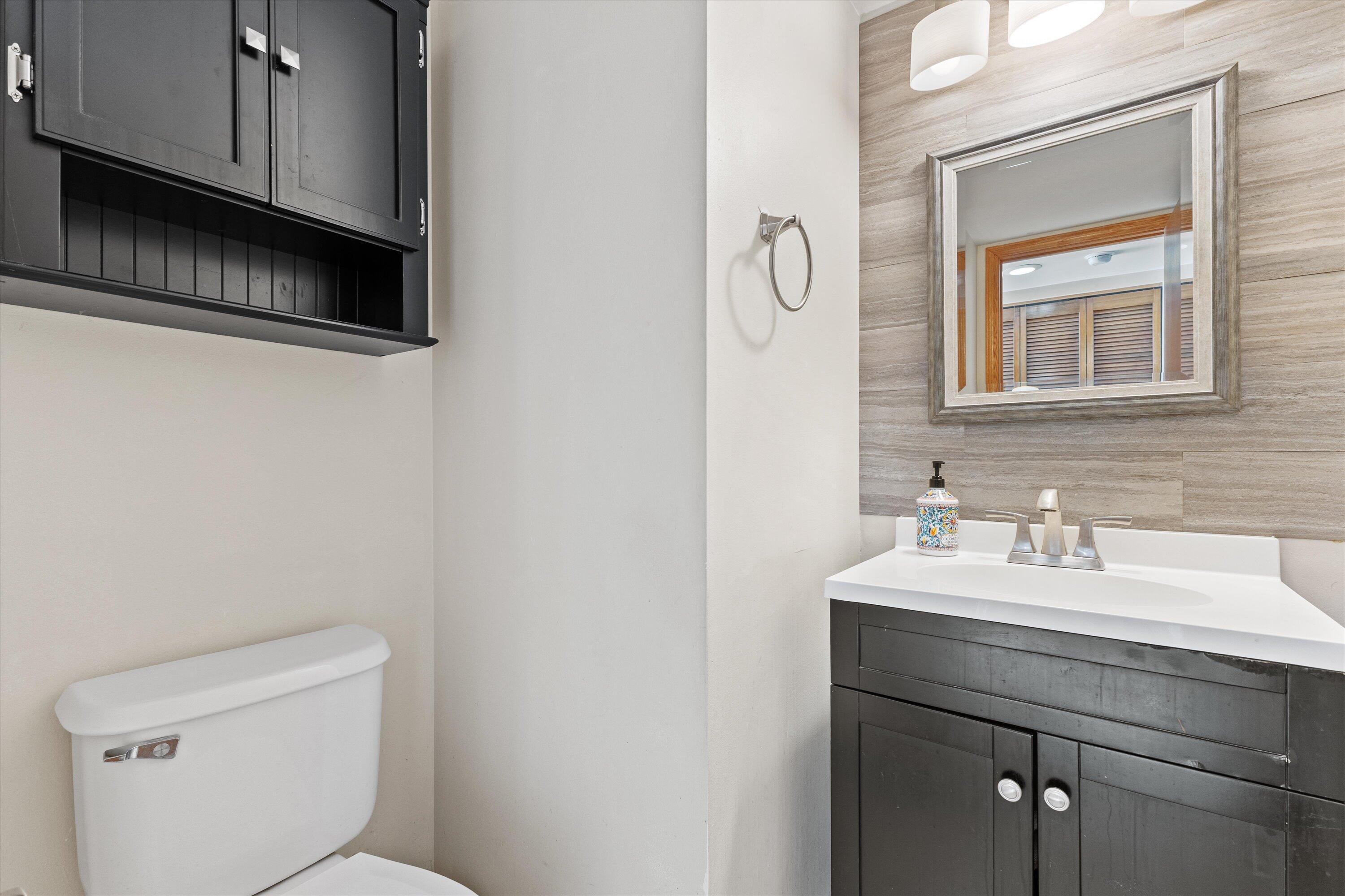 10011 68th Street Kenosha, WI 53142 - Photo 14 of 33 bathroom