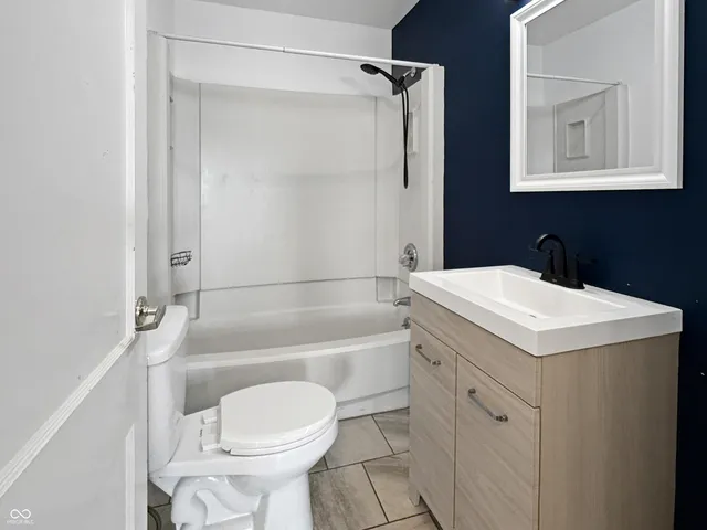 $1,950 | 5325 West Smith Valley Road, Greenwood, IN 46142