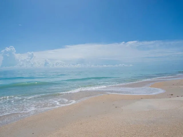 $8,000 | 1480 Ocean Drive, Unit 5G, Vero Beach, FL 32963