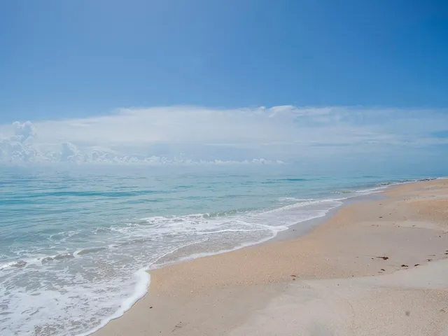 $8,000 | 1480 Ocean Drive, Unit 5G, Vero Beach, FL 32963