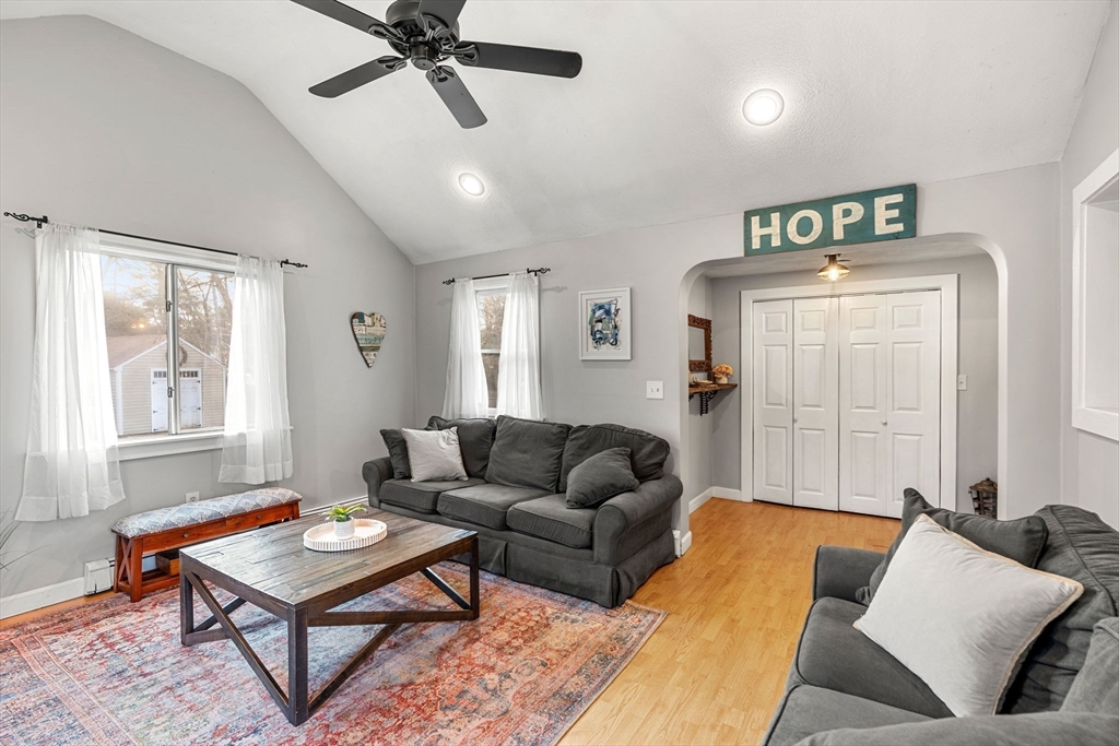 126 Wilmington Road Burlington, MA 01803 - Photo 8 of 37 Gallery Image 8