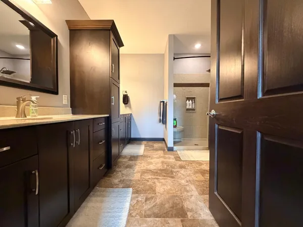 $530,000 | 1781 Donavon Drive, Worthington, MN 56187