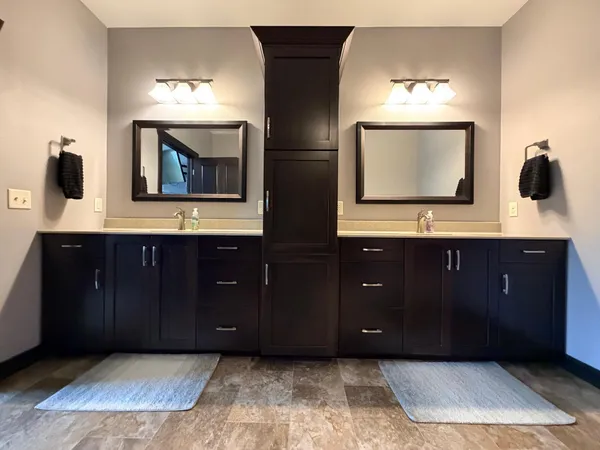 $530,000 | 1781 Donavon Drive, Worthington, MN 56187