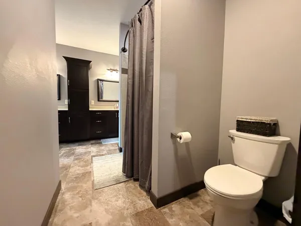 $530,000 | 1781 Donavon Drive, Worthington, MN 56187