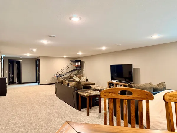 $530,000 | 1781 Donavon Drive, Worthington, MN 56187