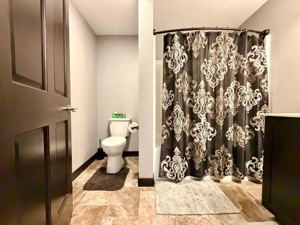 $530,000 | 1781 Donavon Drive, Worthington, MN 56187