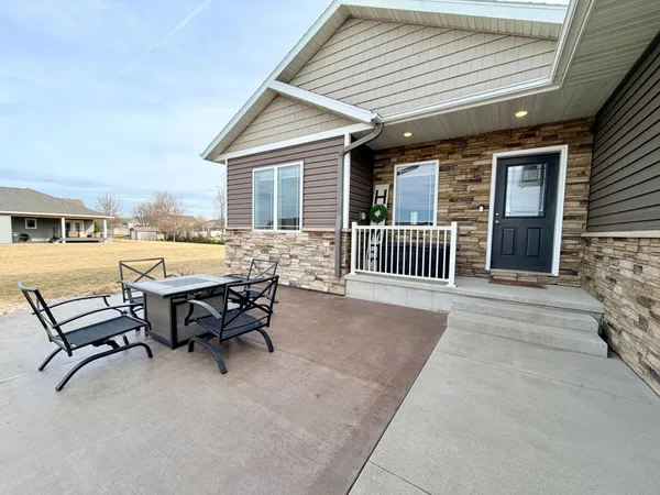$530,000 | 1781 Donavon Drive, Worthington, MN 56187