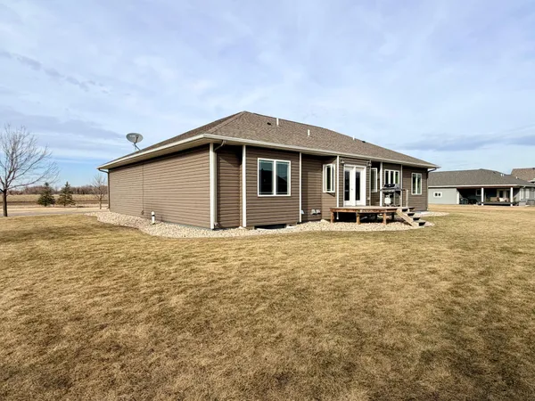 $530,000 | 1781 Donavon Drive, Worthington, MN 56187