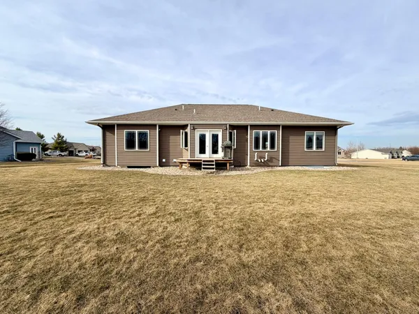 $530,000 | 1781 Donavon Drive, Worthington, MN 56187
