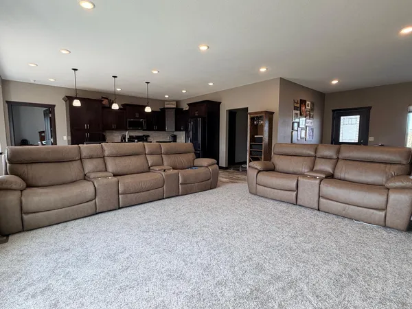 $530,000 | 1781 Donavon Drive, Worthington, MN 56187