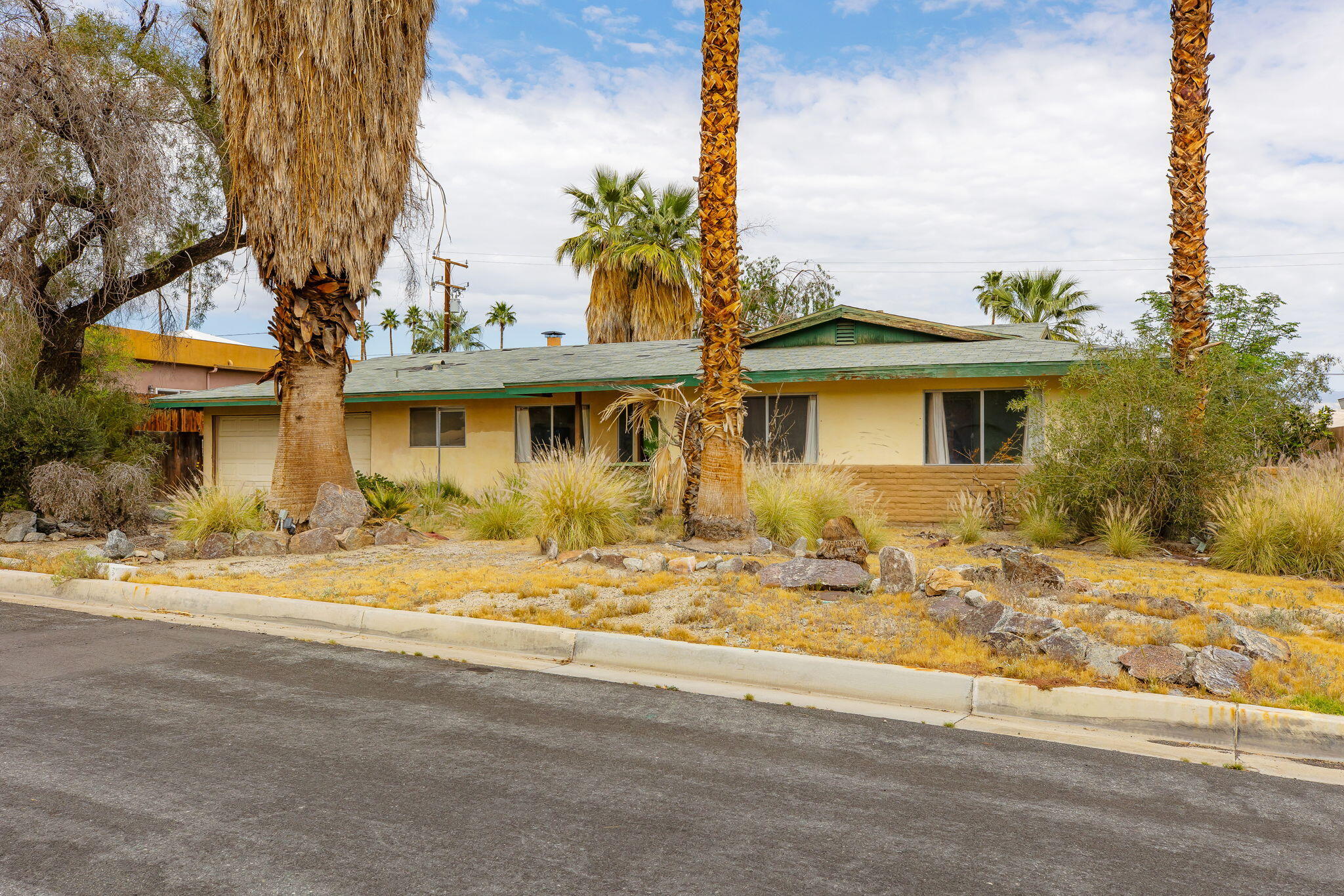 68620 Nightingale Road Cathedral City, CA 92234 - Photo 2 of 48 4-web-or-mls-Nightingale004