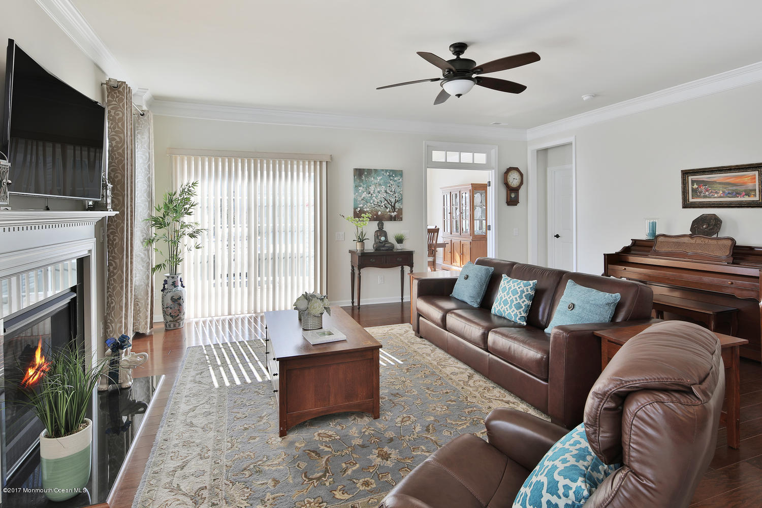 108 West Renaissance Boulevard Farmingdale, NJ 07727 - Photo 27 of 45 Great room