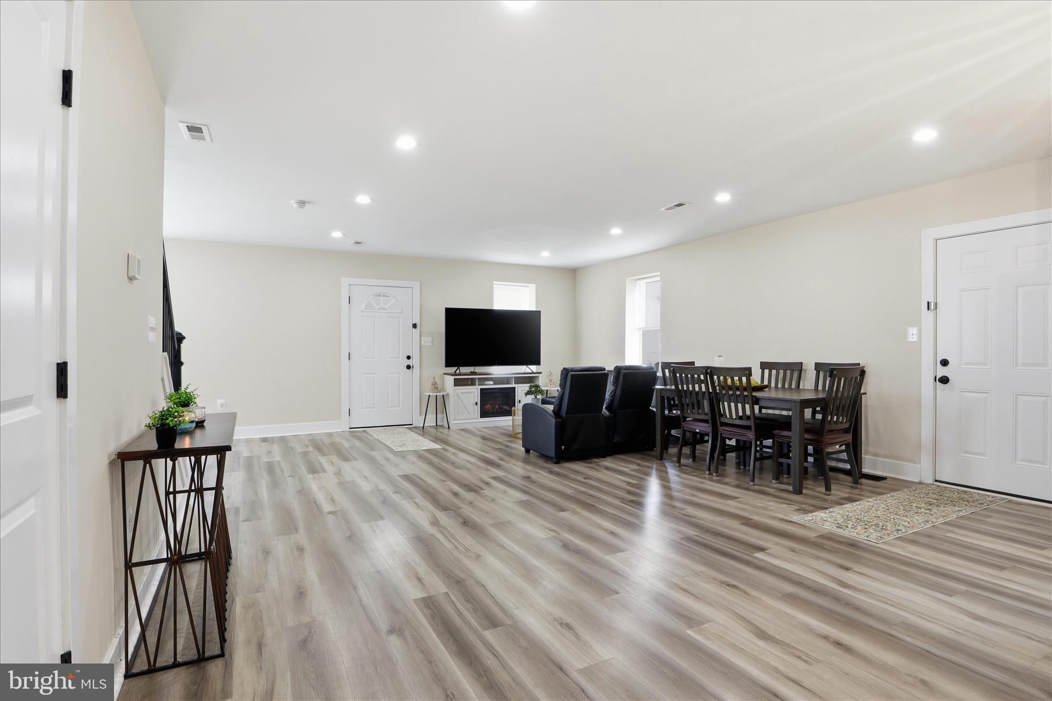 214 Oakwood Road Dundalk, MD 21222 - Photo 11 of 42