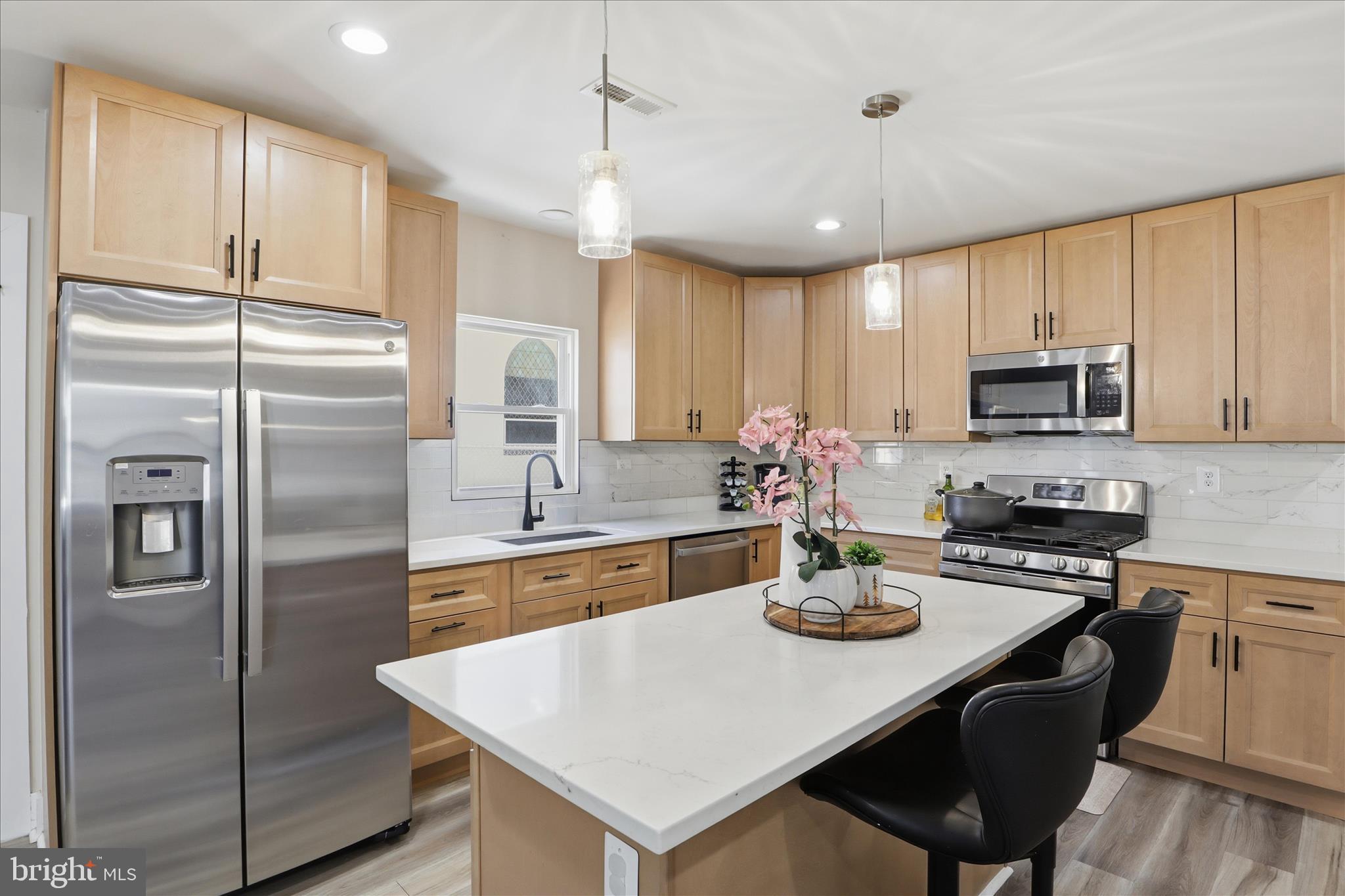 214 Oakwood Road Dundalk, MD 21222 - Photo 13 of 42