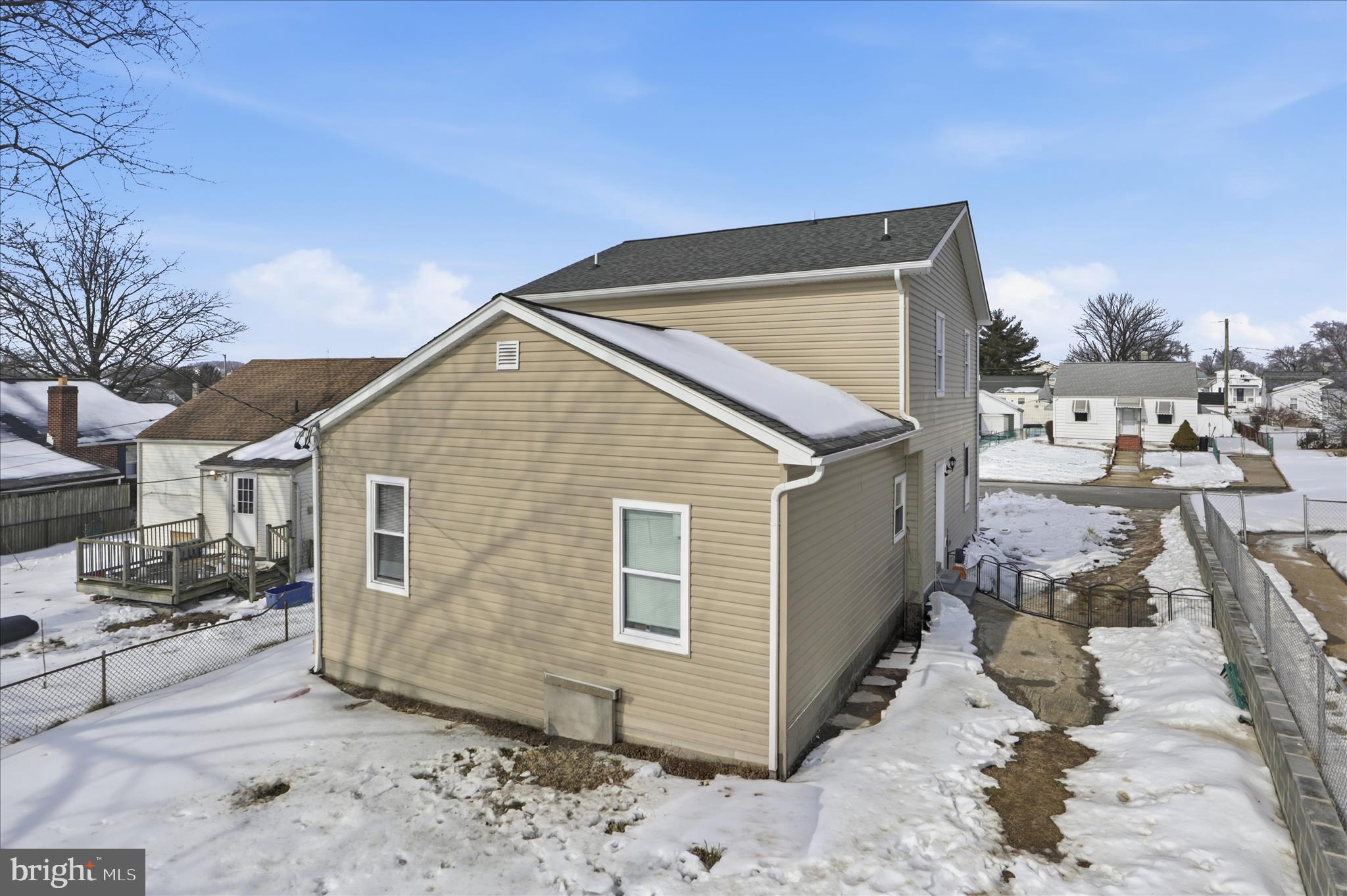 214 Oakwood Road Dundalk, MD 21222 - Photo 37 of 42