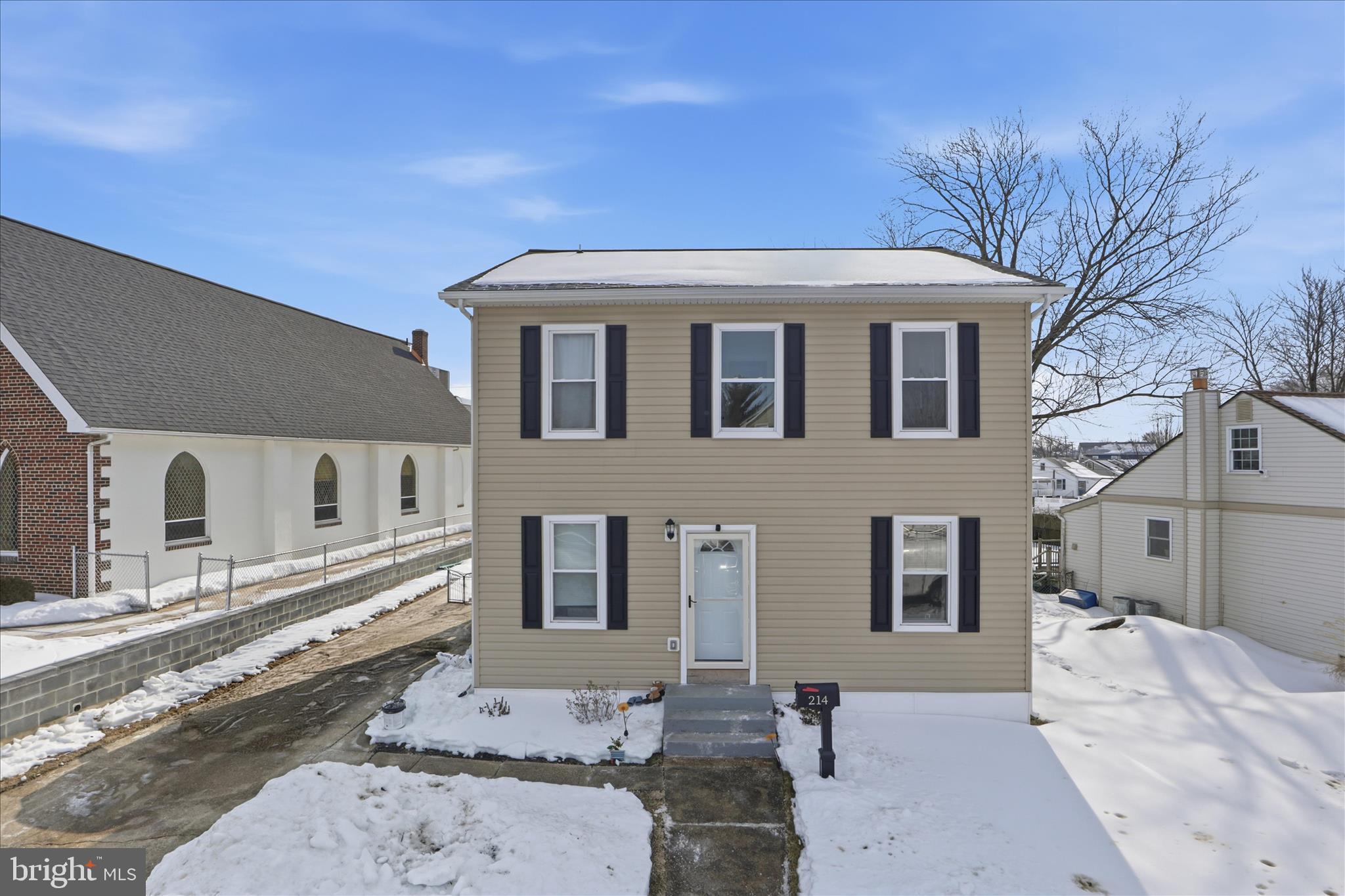 214 Oakwood Road Dundalk, MD 21222 - Photo 4 of 42